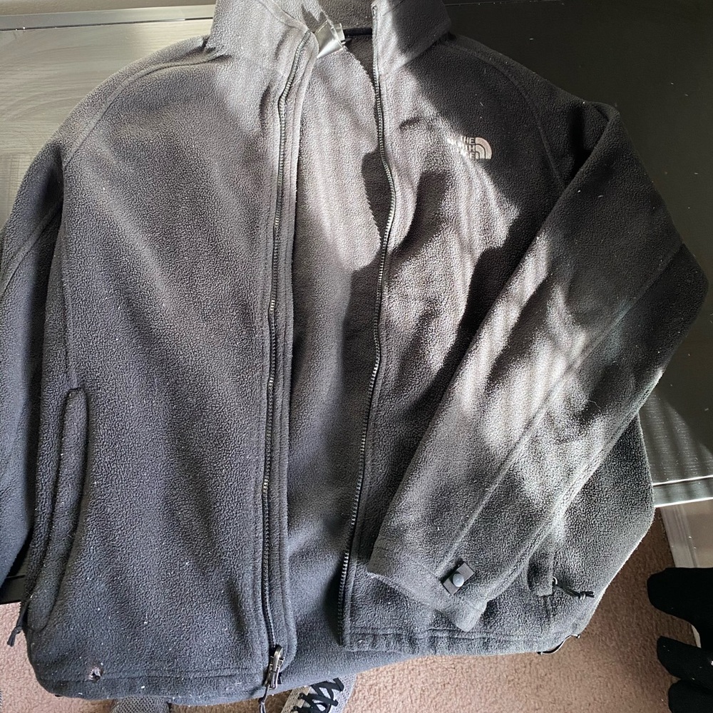 Black full zip North Face jacket